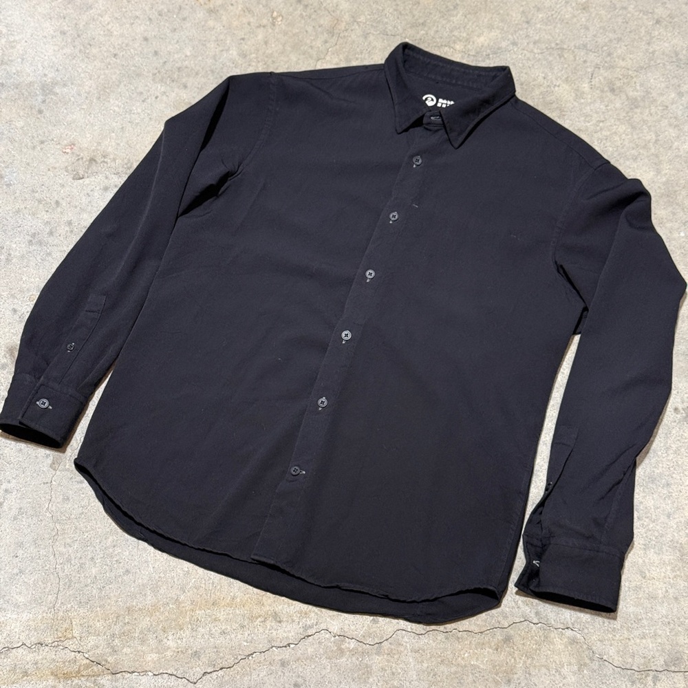 Outlier NYC S140 Hidden Pocket Pivot button up (men’s medium)
